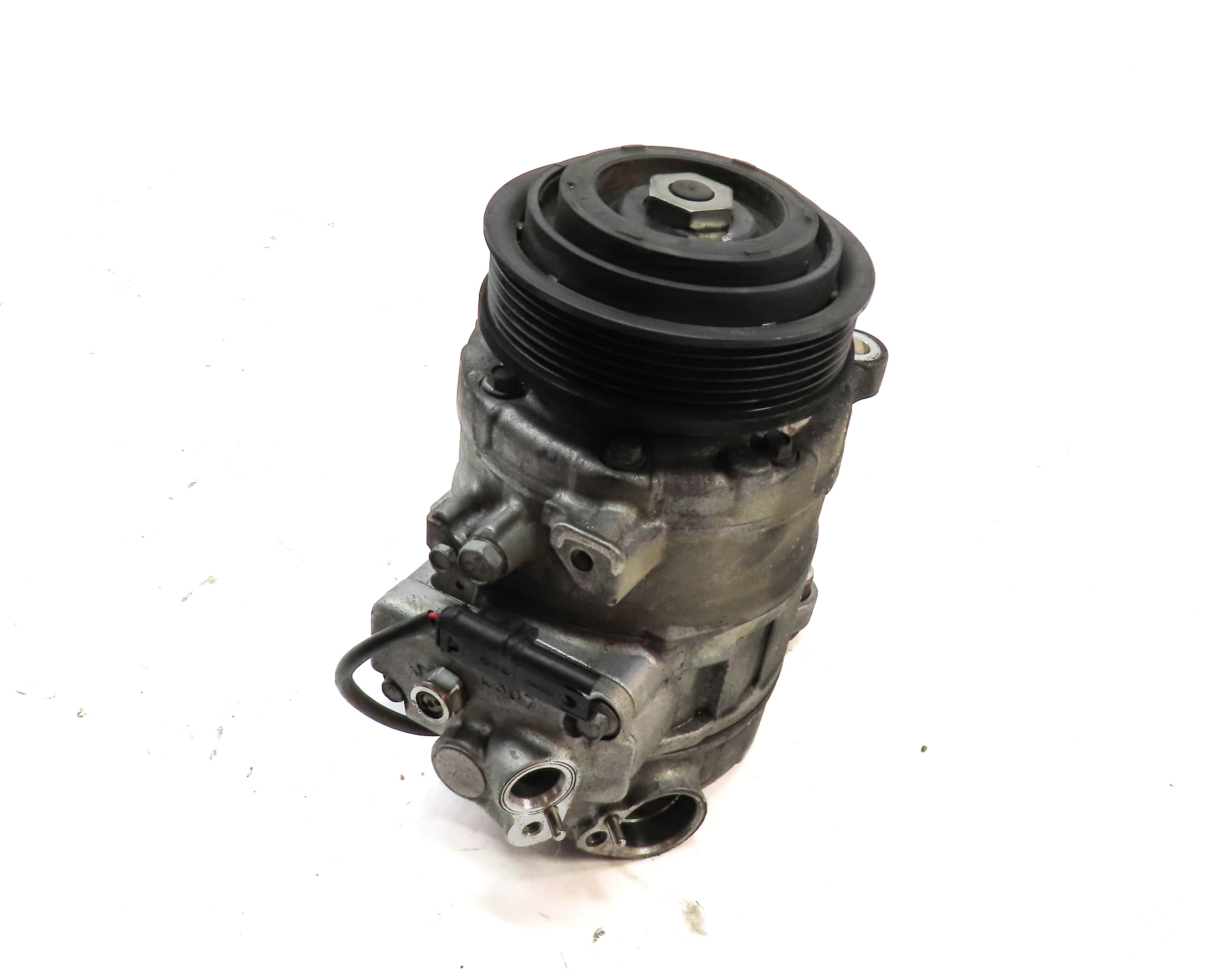 2013-2018 BMW X3 X4 (F25 F26) 28dX / 28iX - 2.0L ENGINE A/C COMPRESSOR PUMP — exact item pictured